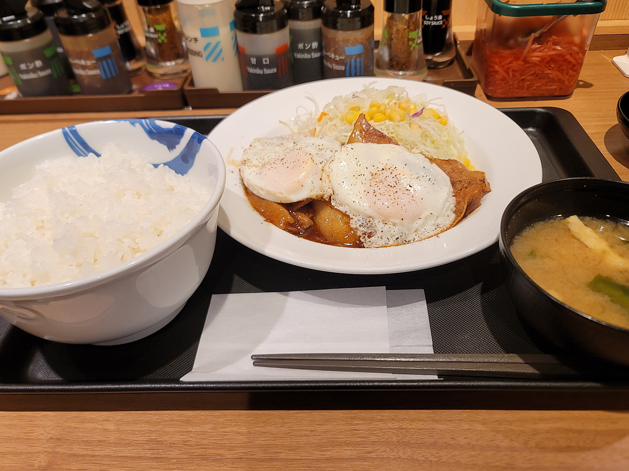 チャーシューエッグ定食