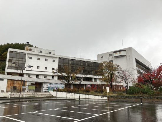 夕張市民会館と一体化されていた夕張本町駅