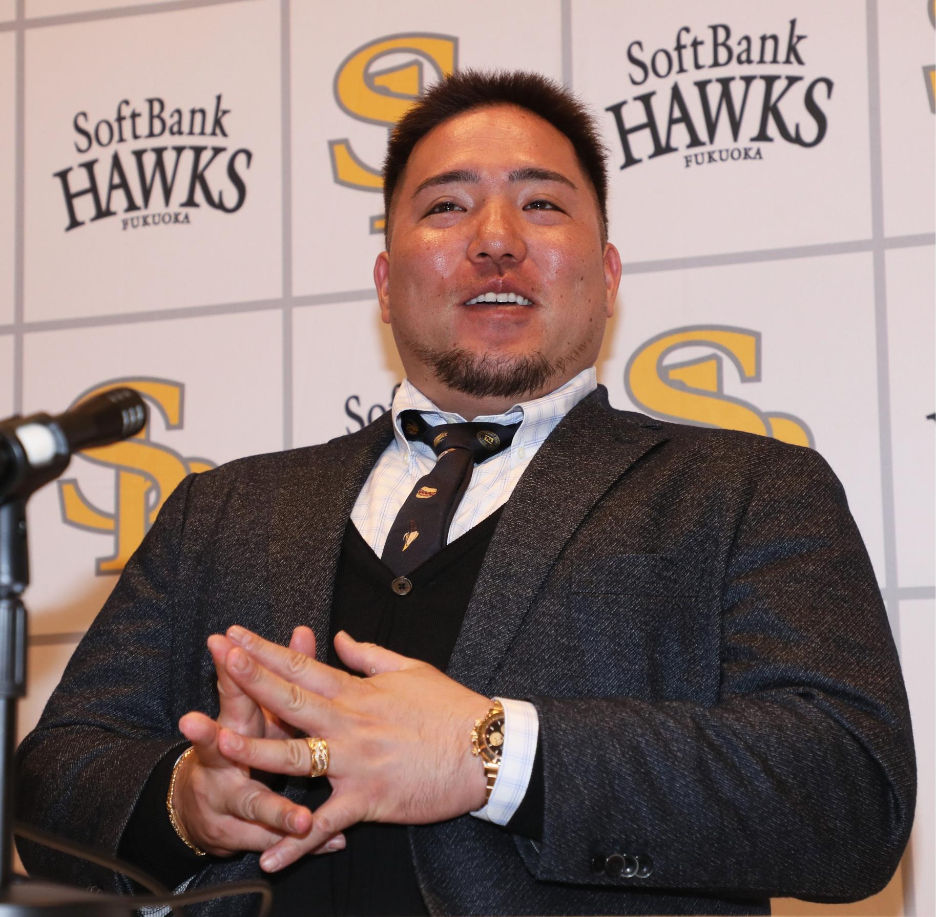 契約を更改し会見するソフトバンク・山川穂高