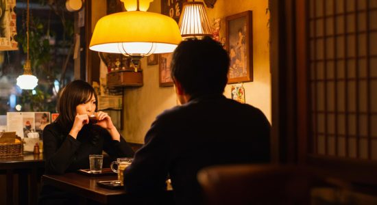 銀座ホステスが明かす「モテない50代男性が初対面の女性に言いがちなこと」5選