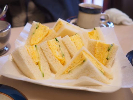 「喫茶ラック」の卵サンド